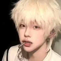 北京Gay会员：为谁巧笑 的头像