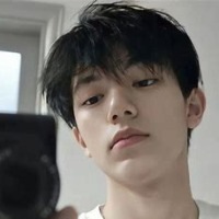 彩虹朋友：火辣的背影